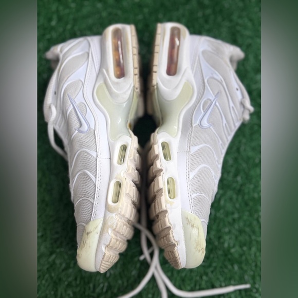 Nike Air Max Plus
White Pure Platinum‎ (Women's) Size 8 - Picture 7 of 8